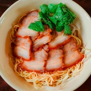 pork spicy garlic ramen bowl